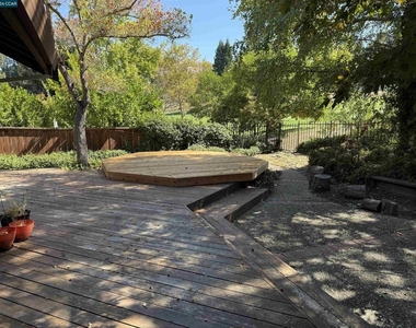 37 Liquidamber Ct - Photo Thumbnail 18