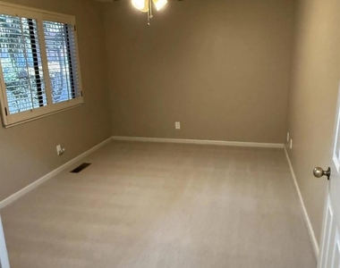 37 Liquidamber Ct - Photo Thumbnail 14