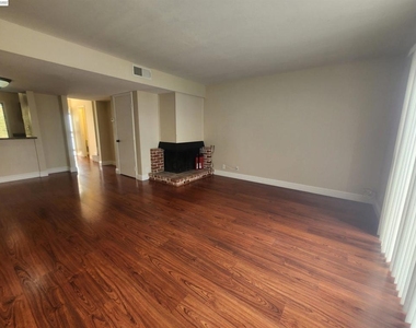 3375 Norton Way - Photo Thumbnail 10