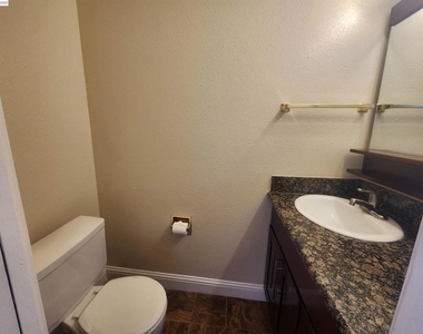 3375 Norton Way - Photo Thumbnail 2