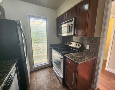 3375 Norton Way - Photo Thumbnail 4