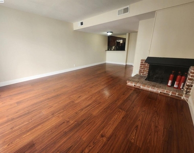 3375 Norton Way - Photo Thumbnail 11
