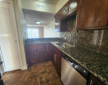 3375 Norton Way - Photo Thumbnail 5
