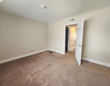 3375 Norton Way - Photo Thumbnail 23