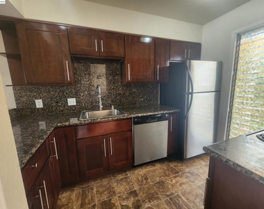 3375 Norton Way - Photo Thumbnail 3