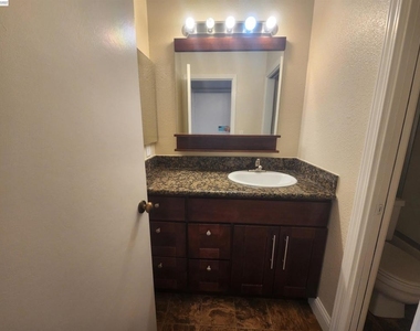 3375 Norton Way - Photo Thumbnail 17