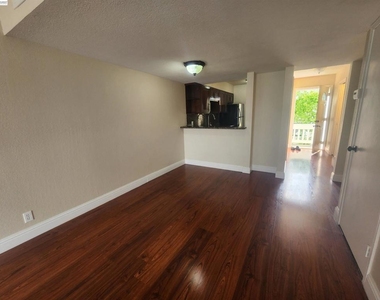 3375 Norton Way - Photo Thumbnail 8
