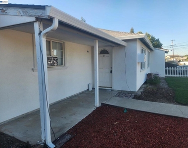 323 Adelle Street - Photo Thumbnail 1