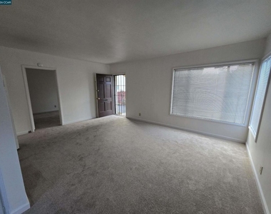 1662 San Benito St - Photo Thumbnail 2