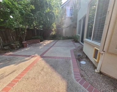204 Abigail Cir - Photo Thumbnail 41