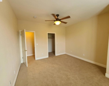 204 Abigail Cir - Photo Thumbnail 30