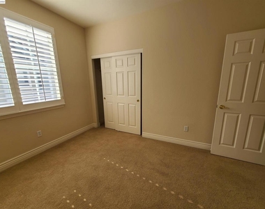 204 Abigail Cir - Photo Thumbnail 22