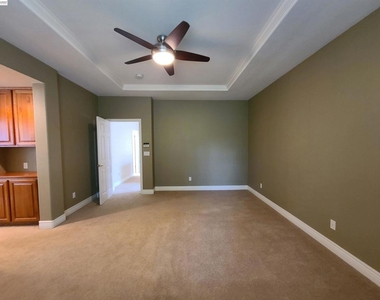 204 Abigail Cir - Photo Thumbnail 34