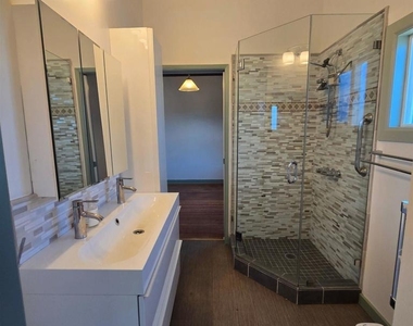 236 Castro St - Photo Thumbnail 4