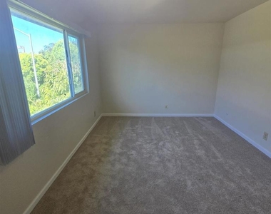 2131 Stanton Ave - Photo Thumbnail 2