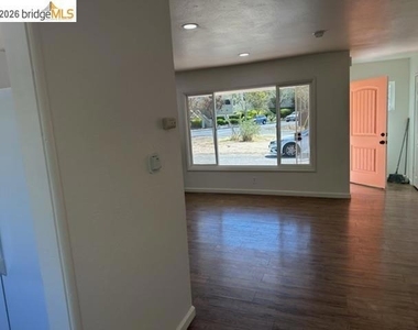 240 Cleaveland Rd - Photo Thumbnail 2