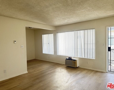 5853 Gregory Avenue - Photo Thumbnail 5