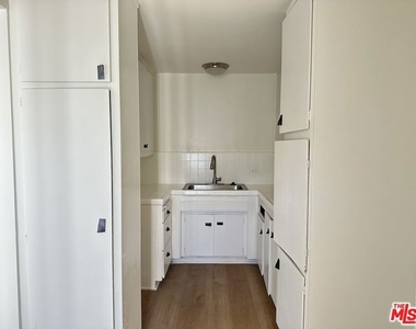 5853 Gregory Avenue - Photo Thumbnail 2