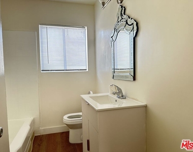 5853 Gregory Avenue - Photo Thumbnail 3