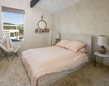 2419 Banyan Drive - Photo Thumbnail 9