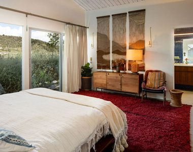 2419 Banyan Drive - Photo Thumbnail 7