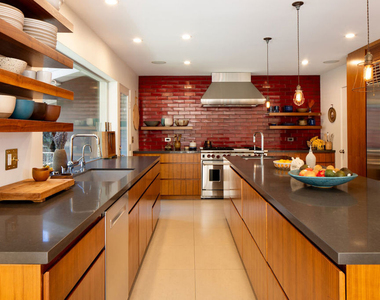 2419 Banyan Drive - Photo Thumbnail 5