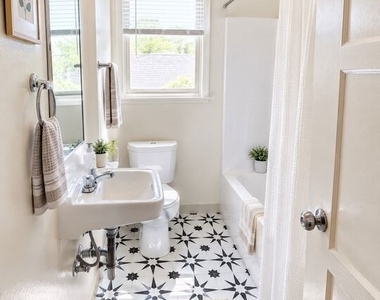 2621 Magnolia Avenue - Photo Thumbnail 2