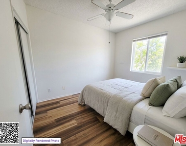 1133 W 36th Place - Photo Thumbnail 2