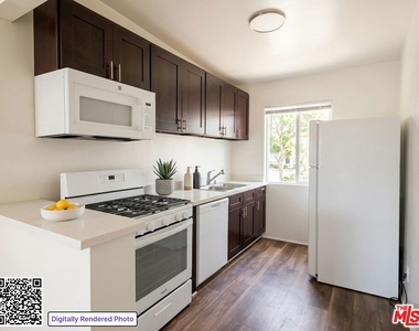1133 W 36th Place - Photo Thumbnail 3