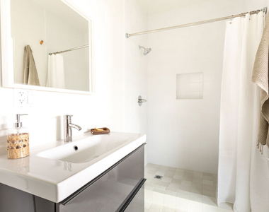 3613 1/4 Bellevue Avenue - Photo Thumbnail 6