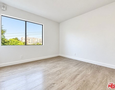 1240 S Bronson Avenue - Photo Thumbnail 5