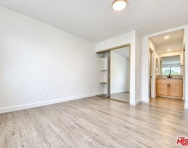 1240 S Bronson Avenue - Photo Thumbnail 6