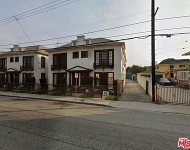 2126 S Oak Street - Photo Thumbnail 6