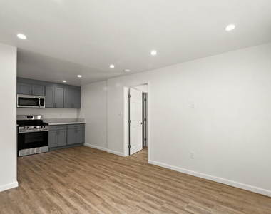 8824 1/2 Harratt Street - Photo Thumbnail 2