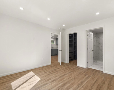 8824 1/2 Harratt Street - Photo Thumbnail 10