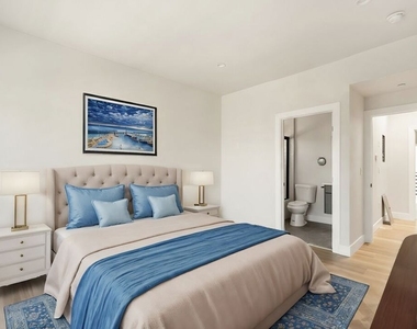 714 W 41st Place - Photo Thumbnail 4