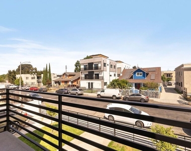 714 W 41st Place - Photo Thumbnail 11