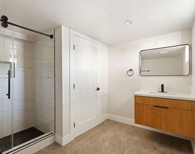 714 W 41st Place - Photo Thumbnail 21