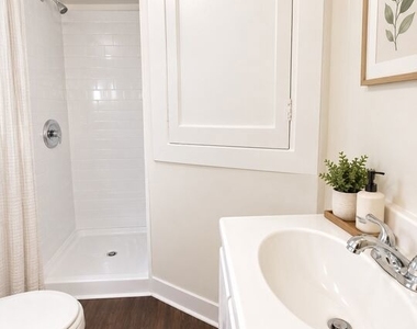 867 W 23rd Street - Photo Thumbnail 2