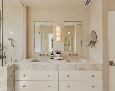 712 Nowita Place - Photo Thumbnail 7