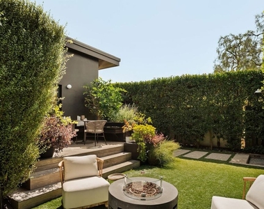 712 Nowita Place - Photo Thumbnail 2