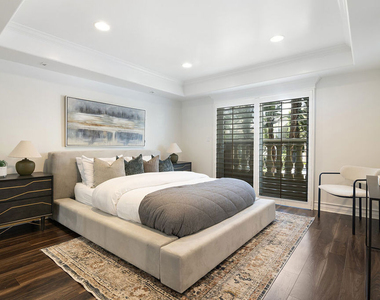 10390 La Grange Avenue - Photo Thumbnail 20