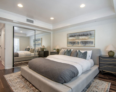 10390 La Grange Avenue - Photo Thumbnail 21