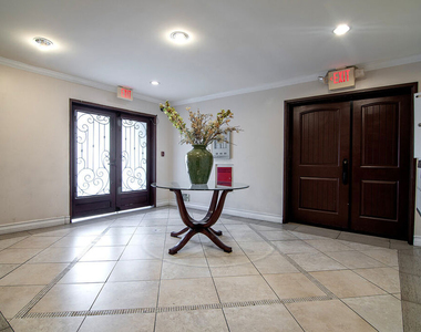 10390 La Grange Avenue - Photo Thumbnail 25