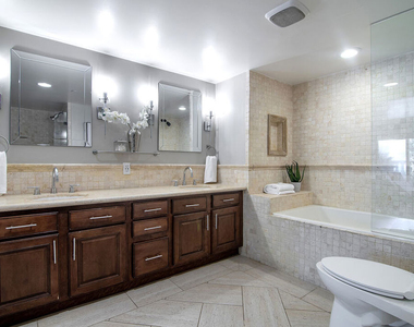 10390 La Grange Avenue - Photo Thumbnail 17