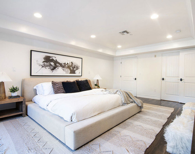 10390 La Grange Avenue - Photo Thumbnail 13