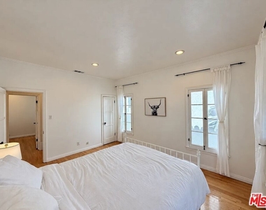 854 4th Street - Photo Thumbnail 9