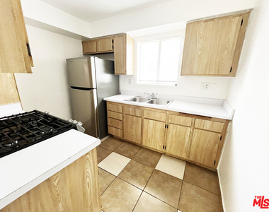 4180 Marlton Avenue - Photo Thumbnail 7
