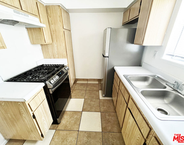 4180 Marlton Avenue - Photo Thumbnail 8