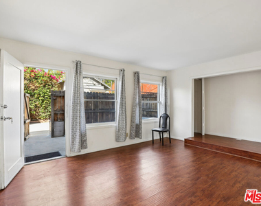 1236 N Gardner Street - Photo Thumbnail 1